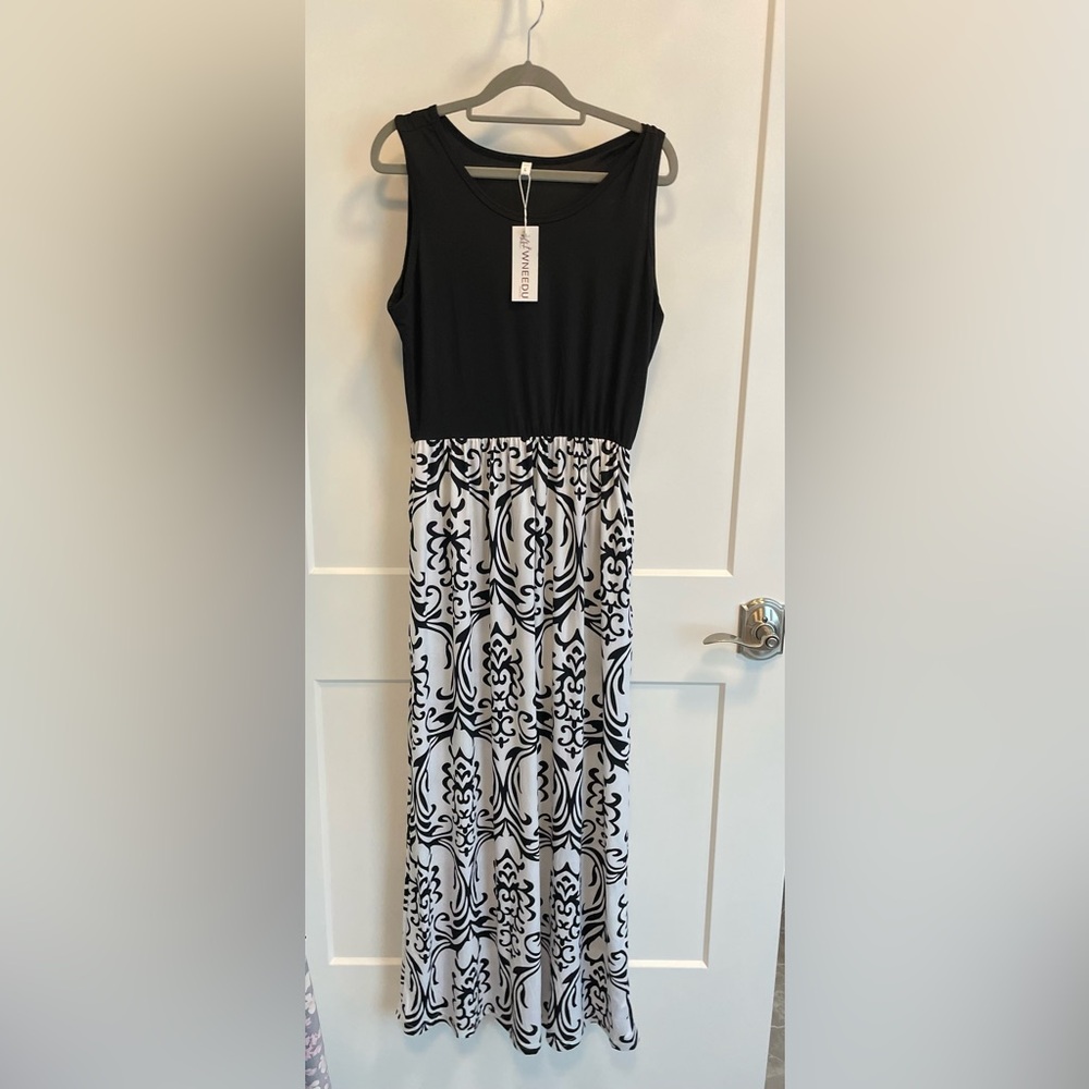 Elegant Black WNEEDU Maxi Dress